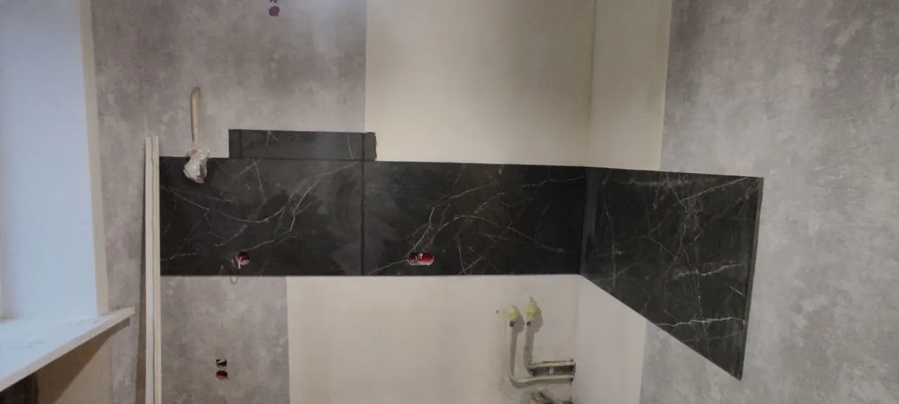 Ремонт кухни в Минске: фартук, вентиляция, обои и ламинат