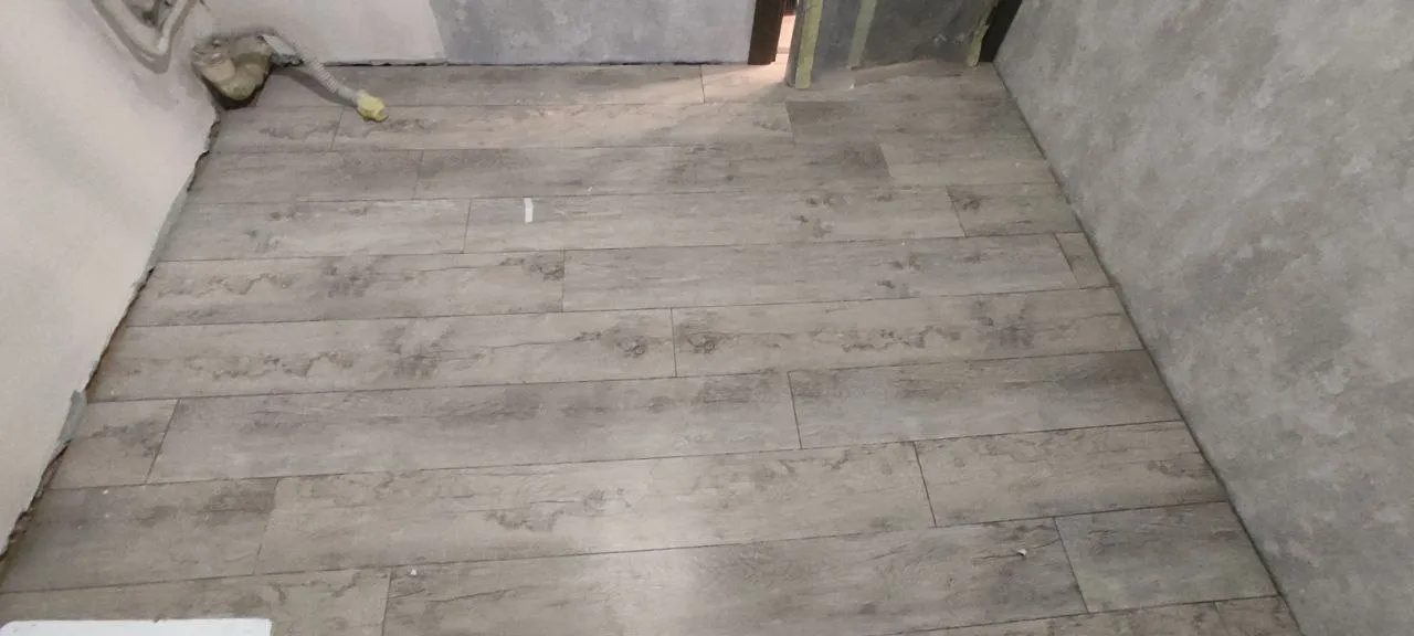 Ремонт кухни в Минске: фартук, вентиляция, обои и ламинат — фото 4